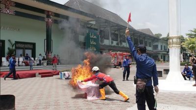 Damkarmat Yogyakarta Gelar Redkar Competition Skill