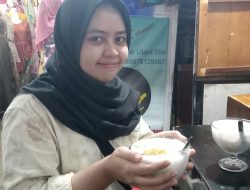 Segarnya Es Gempol Dua Putri di Tengah Cuaca Panas