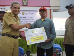 359 Petani Terima Bantuan Pompa Air Bahan Bakar Gas