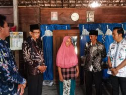 Warga Bringinwareng Terima Bantuan RTLH