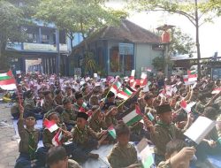 Ratusan Siswa dan Guru SD Muhammadiyah Pati Salat Gaib untuk Palestina