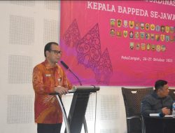 BAPPEDA Jateng Berikan Penghargaan Pembangunan Daerah
