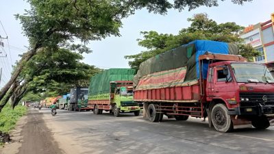 Kemacetan Pantura-Rembang, Pengusaha Truk Rugi Rp 1 Juta Sehari
