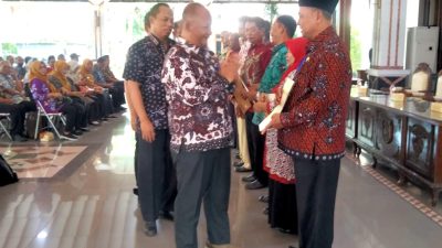 128 PNS Terima SK Pensiun