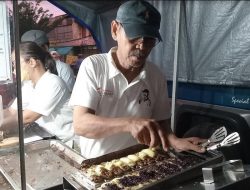 Kue Pukis Petudungan Semarang Laris Manis, Favorit Chris John