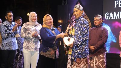 50 Kelompok Masyarakat Budaya Terima Hibah Gamelan