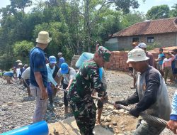 TNI dan Masyarakat Bersinergi Bangun Jembatan Penghubung Desa di Pemalang