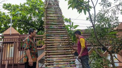 Jemaat GITJ Juwana Sulap Bambu Bekas Jadi Pohon Natal