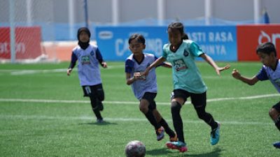 Libatkan Pemain Putra Tuk Pacu Kemampuan Pesepak Bola Putri