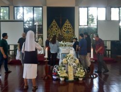 Romo Prier Tutup Usia, Umat Kristiani Berduka