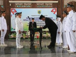 Bupati Mansur Lantik Tiga Kades Antarwaktu