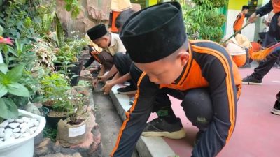 MI NU Baitul Mukminin Ajarkan Siswa Cintai Lingkungan