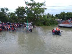 Lajur Pantura Kudus-Demak Lumpuh Total Akibat Banjir