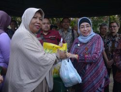 Warga Batang Serbu 400 Paket Sembako Murah, Langsung Ludes