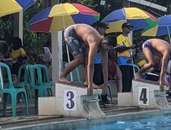 Tiga Siswa MTsN 1 Pati Raih 9 Medali Dalam Cabang Renang Popda 2024