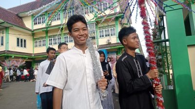 Sambut Bulan Puasa, SMAN 9 Semarang Ajak Siswa Berbagi Sembako
