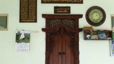 Sunan Kedu, Nyantri Ke Kudus Naik Tampah Terbang
