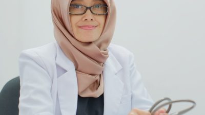 Dokter Spesialis Penyakit Dalam RSA UGM, dr. Isti Haryani