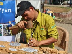 Pokdarwis Petekeyan Kenalkan Seni Ukir