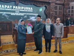 Pj Bupati Batang Terima Rekomendasi LKPJ 2023