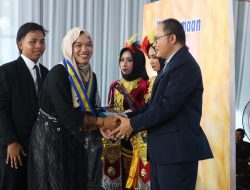 Gandeng 18 Mitra Industri, SMK Wisudha Karya Luluskan Ratusan Siswa Siap Berkarir