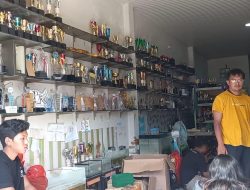 Jelang HUT RI, Penjual Piala Banjir Orderan