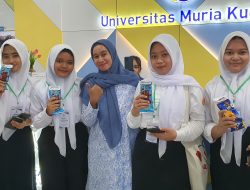 Perpus UMK Bagikan Ribuan Ice Cream untuk Mahasiswa Baru
