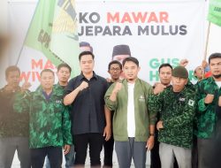 GPK Jepara Gelar Long March Spektakuler, Nyatakan Dukungan untuk Paslon Wiwit-Hajar