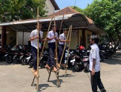 Membangun Karakter melalui Permainan Tradisional