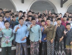 Ponpes Al Ustmani Pekalongan Titip Stabilkan Harga ke Gus Yasin