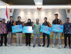 UMK Salurkan Rp 5,5 Miliar Beasiswa dan Apresiasi Mahasiswa