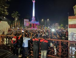 Ratusan Buruh Aksi Kawal Rekomendasi UMK dan UMSK Jepara 2025