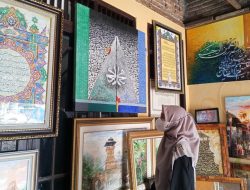 Galeri Seni Menara Kudus Adakan Kelas Kaligrafi untuk Segala Usia