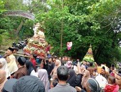 Ribuan Warga Ramaikan Kirab Rajaban Astana Kuntul Nglayang