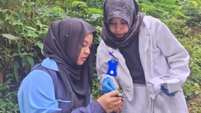 Bersama Puskesmas Banyubiru, KKN UIN Walisongo Lakukan Uji Lab Air Bersih di Desa Sepakung