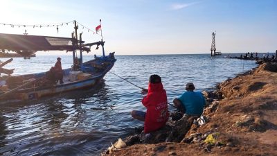 Dermaga TPI Tanjungsari, Spot Ngabuburit Favorit dengan Panorama Sunset