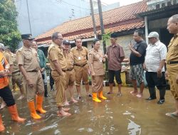 Banjir Semarang 4 Hari Tak Surut, Warga Gebangsari Terjebak Genangan