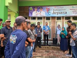 Tolak Tambang, Ratusan Warga Datangi Kantor DLH Jepara