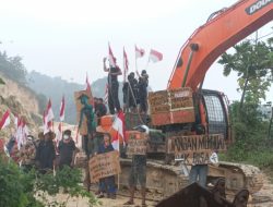 Ratusan Warga Sukolilo Pati Tutup Paksa Tambang Ilegal, Begini Keluhannya!