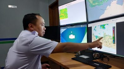 Musim Kemarau Tapi Masih Hujan Deras? Ini Penjelasan BMKG!