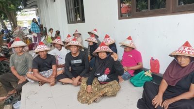 Dua Rumah Dirobohkan, Petani Pundenrejo Tayu Datangi Kantor Bupati