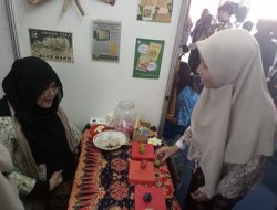 Gen Z Main Engklek & Gasing Lagi?! Lihat Serunya Festival Dolanan Tradisional di Semarang