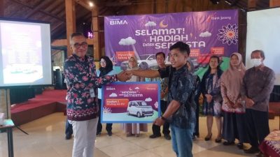 Bank Jateng Tingkatkan Kepercayaan Nasabah Lewat Program Undian Tabungan Bima, Nasabah di Klaten Raih Hadiah Mobil Listrik Wuling Air EV