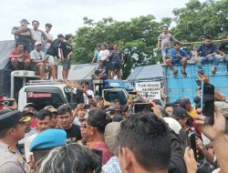 Jalan Lingkar Selatan Pati Lumpuh Total, Ratusan Sopir Truk Blokade Akses Lintas Kabupaten