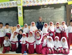 Membunyikan Alarm Literasi: Refleksi atas Rendahnya Kemampuan Membaca dan Menulis Siswa Sekolah Dasar di Desa Menur, Mranggen