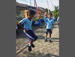 Peringati Hari Anak Nasional, SDN 4 Jekulo Hidupkan Kembali Permainan Tradisional