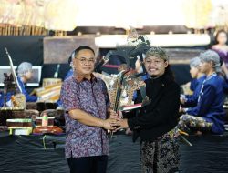 Masih Muda, Tapi Dalang Asal Pati Ini Tuai Pujian Bupati