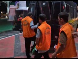 Diduga Korupsi Pembangunan Gedung Serba Guna, Kontraktor, Kades dan Sekdes Sawit Ditahan Jaksa