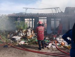Rumah Berisi Pakaian Bekas di Gemuh Terbakar, Seorang Nenek Selamat dari Kepungan Api Usai Dibangunkan Warga