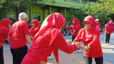 Guru dan Siswa SMP 5 Rembang Kompak Rayakan Kemerdekaan, Tanamkan Jiwa Nasionalisme
